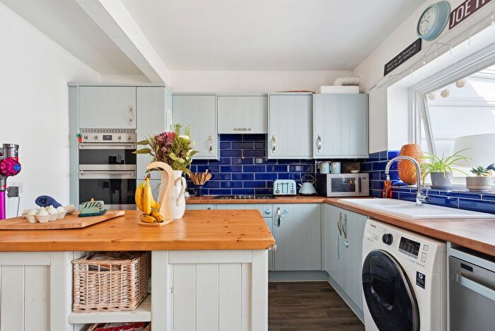 3 Bedroom Terraced House For Sale In Gaston Bridge Road, Shepperton, TW17