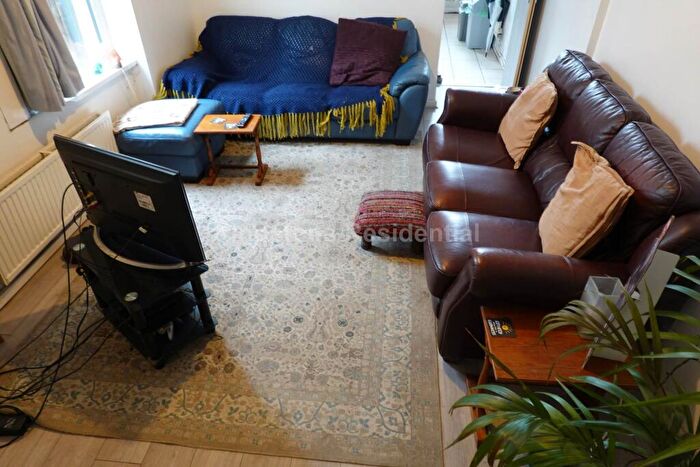 5 Bedroom Terraced House To Rent In Hendy Street, Roath, Cardiff, CF23