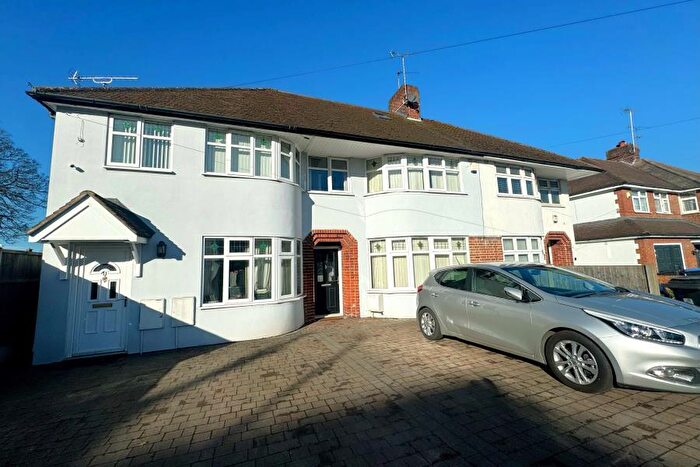 4 Bedroom Terraced House To Rent In Woking, Surrey, GU22