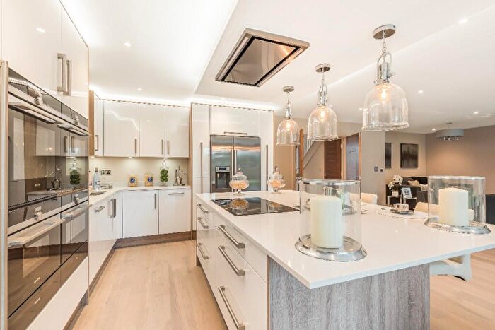 4 Bedroom Detached House For Sale In Ockford Road, Godalming, Surrey, GU7