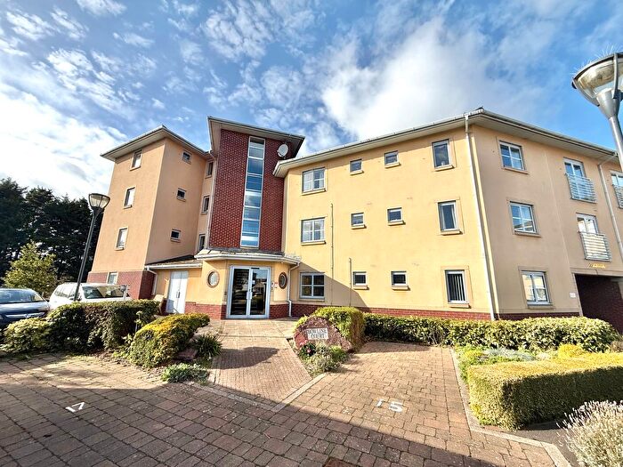 3 Bedroom Flat To Rent In Trinity Way, Minehead, TA24