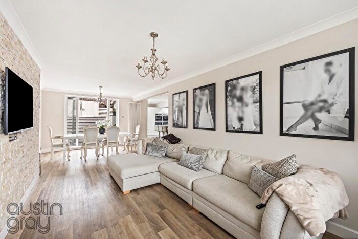 4 Bedroom Semi-Detached House For Sale In Sandringham Close, Hove, East Sussex, BN3