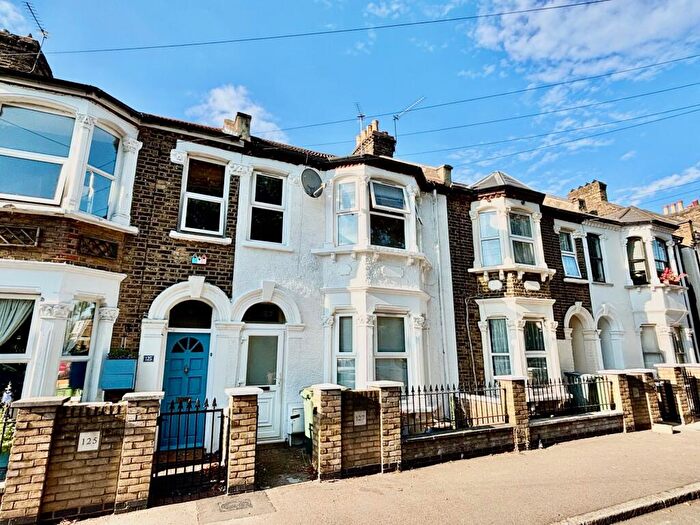 5 Bedroom House To Rent In Ham Park Road, Forest Gate, E7