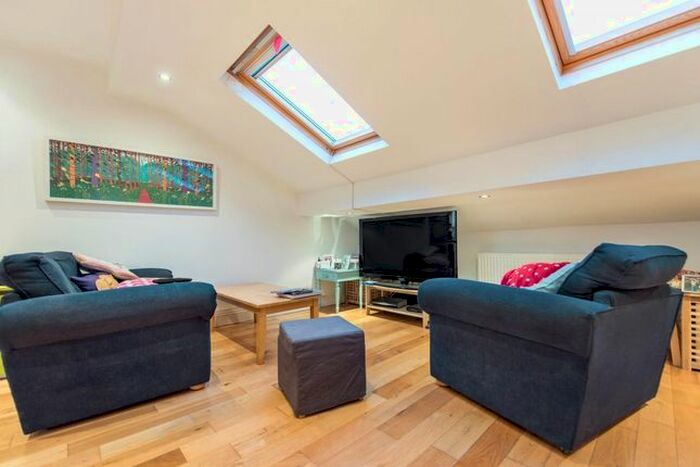 1 Bedroom Flat To Rent In Rattray Road, London, SW2