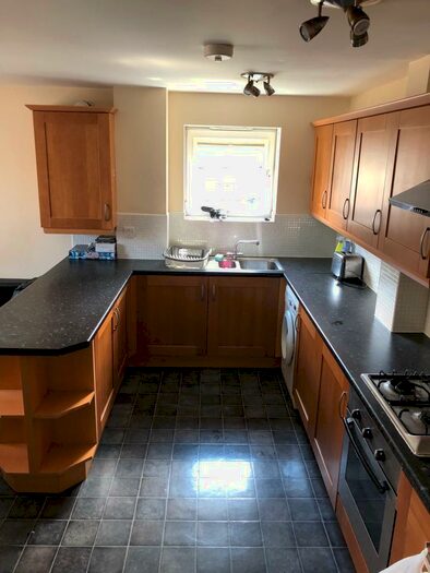 4 Bedroom Flat To Rent In Beeches Bank, Sheffield, S2
