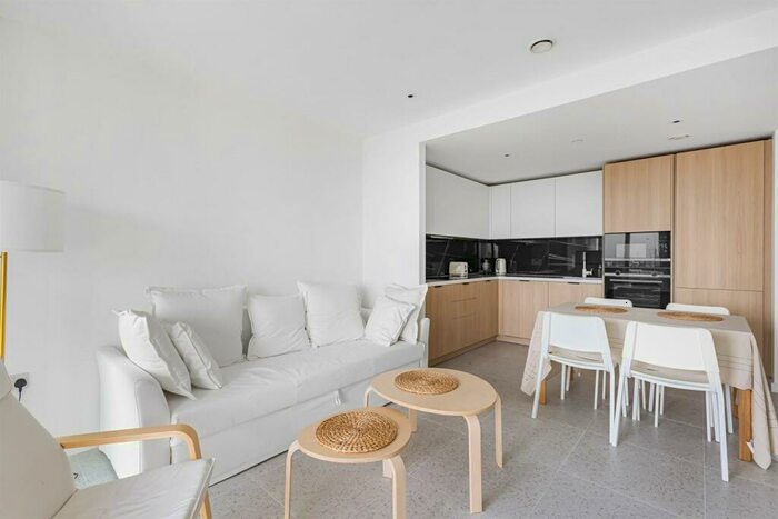 2 Bedroom Apartment To Rent In Bouchon Point, Cendal Crescent, E1