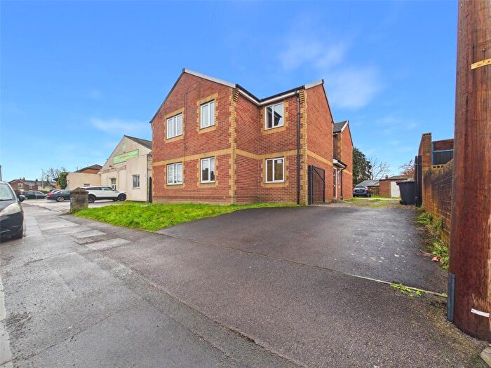 2 Bedroom Maisonette For Sale In Chequers Road, Gloucester, Gloucestershire, GL4