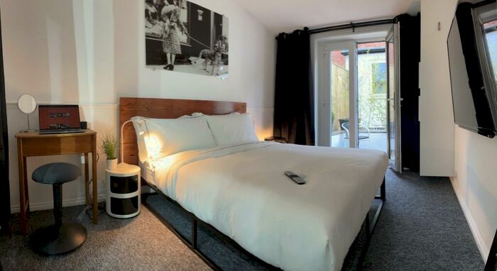 1 Bedroom Flat To Rent In Rooms Available- Southcote Road, BH1