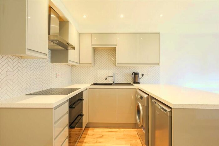 1 Bedroom Flat To Rent In Heddington Grove, Islington, London, N7