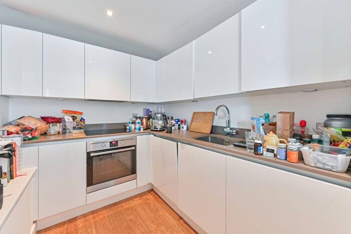1 Bedroom Flat For Sale In Howerd Court, Woolwich, London, SE18