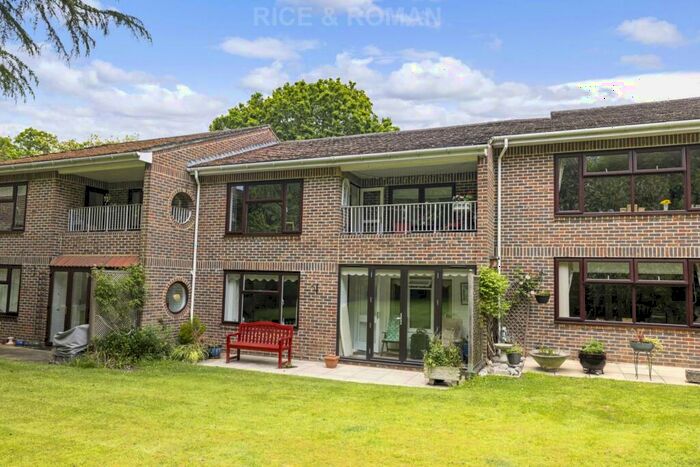 1 Bedroom Retirement Property For Sale In Clarefield Court, Sunningdale, SL5