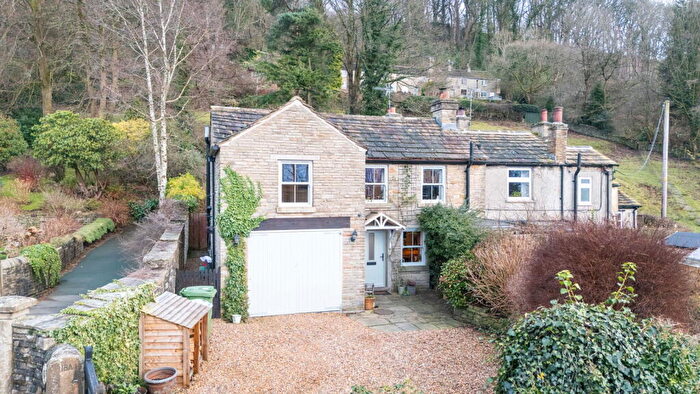 3 Bedroom Semi Detached House For Sale In Oak Lane, Kerridge, SK10