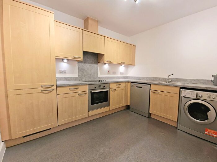 2 Bedroom Flat To Rent In Ardwick Court, Sycamore Road, Farnborough, GU14