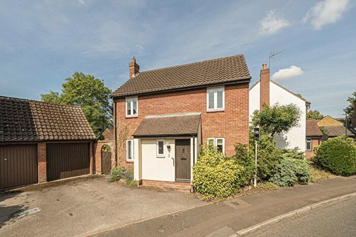 3 Bedroom Property To Rent In Gresham Road, Hampton, TW12