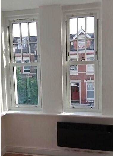 1 Bedroom Flat To Rent In Clairmont Gardens, Surbiton, London, KT6