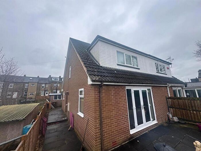 3 Bedroom Semi Detached House For Sale In Albert Street, Wyke, Bradford, BD12