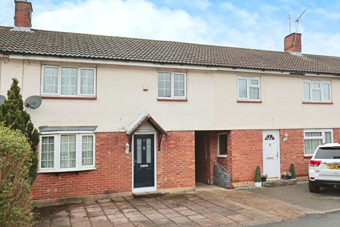 3 Bedroom Property To Rent In Aldbury Close, Watford, WD25