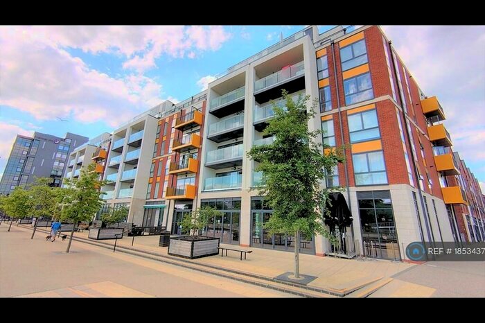 2 Bedroom Flat To Rent In Riverside Square, Bedford, MK40