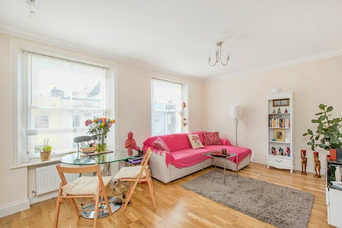 1 Bedroom Flat To Rent In Portobello Road, London, W11