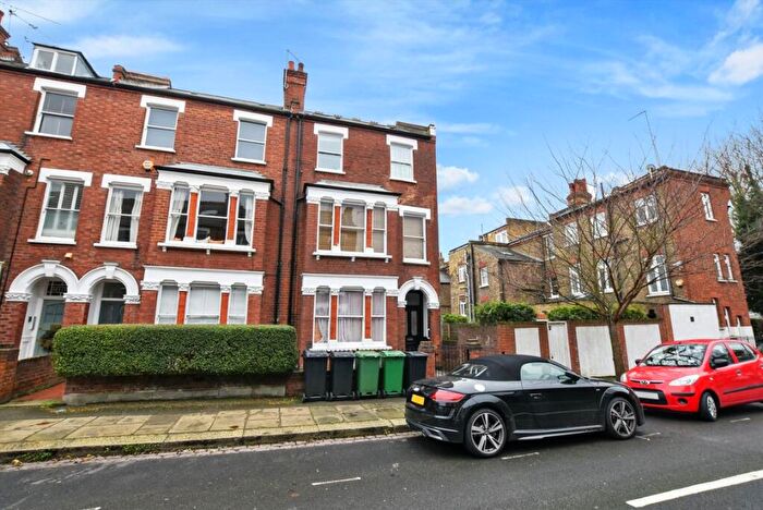 2 Bedroom Flat To Rent In Mackeson Road, London, NW3
