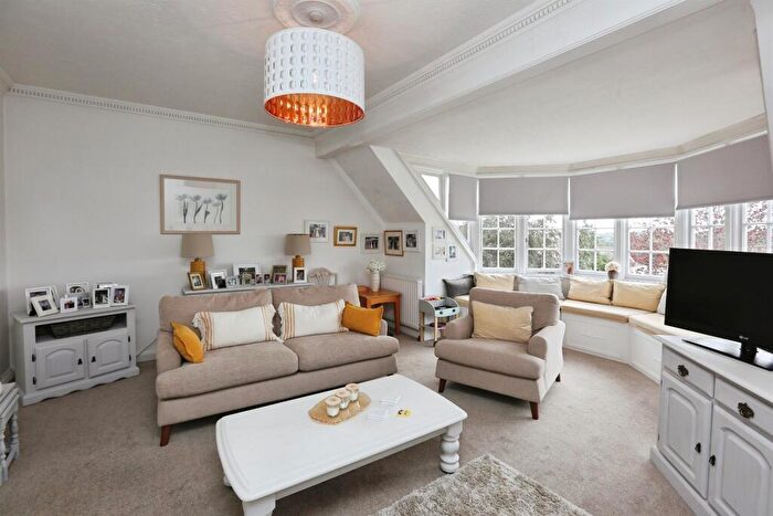 2 Bedroom Penthouse For Sale In Catisfield Lane, Fareham, PO15