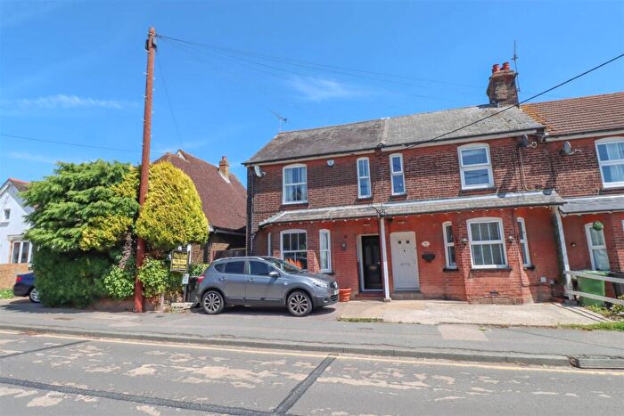 3 Bedroom End Of Terrace House For Sale In Station Avenue, Wickford, SS11