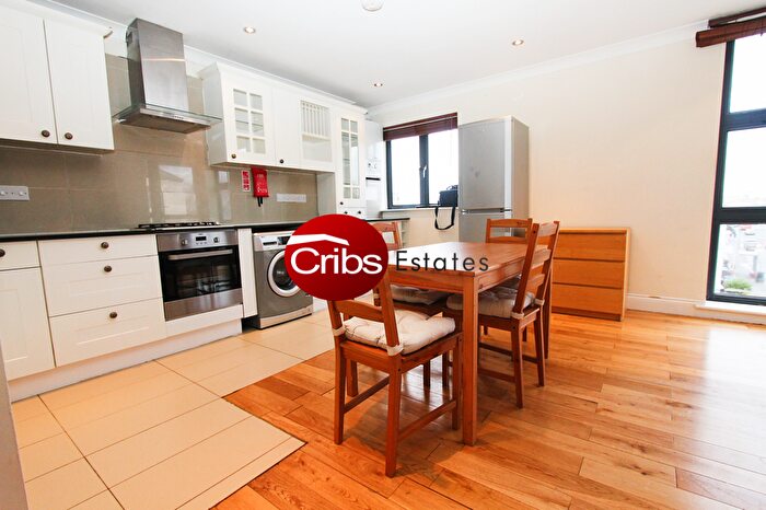2 Bedroom Flat To Rent In South Park Road, SW19