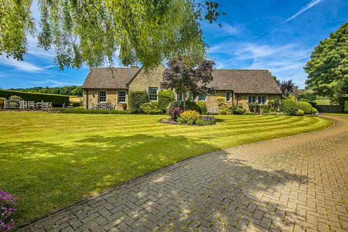 3 Bedroom Detached Bungalow For Sale In Church Croft, Church Lane, Great Longstone, DE45