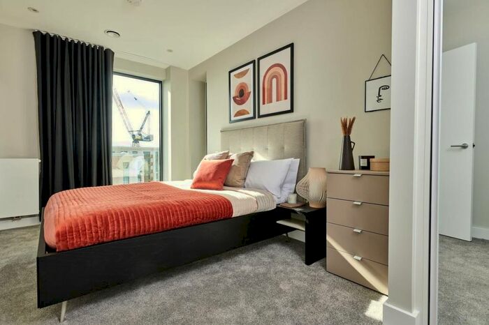 2 Bedroom Flat To Rent In Thomas Layton Way, Brentford, TW8