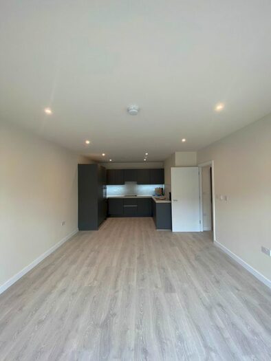 2 Bedroom Flat To Rent In Bittacy Hill, Mill Hill, Barnet, Greater London, NW7
