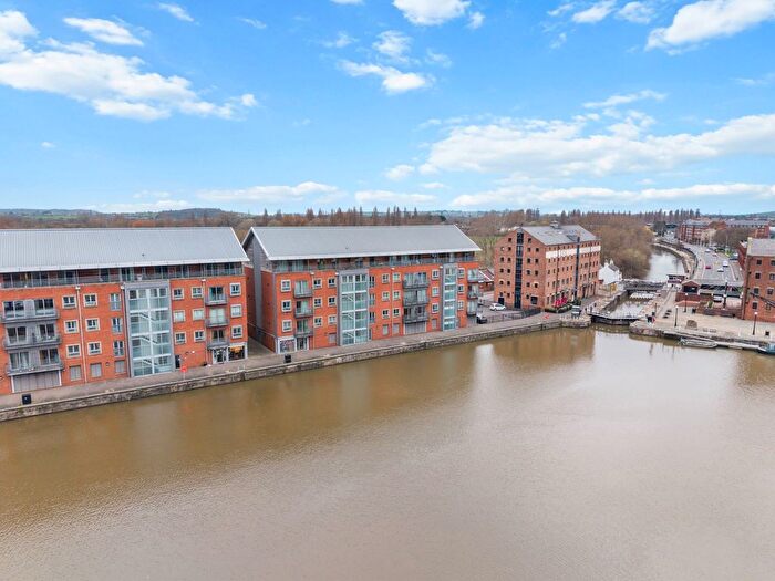 2 Bedroom Flat For Sale In Severn Road, Gloucester, GL1