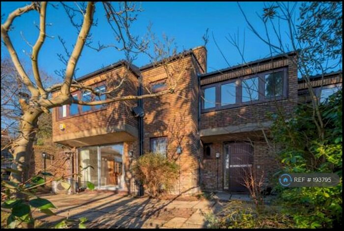 4 Bedroom Semi-Detached House To Rent In West Hill Park, London, N6