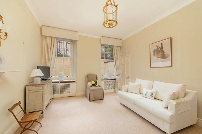 1 Bedroom Flat For Sale In Great Pulteney Street, Bath, BA2