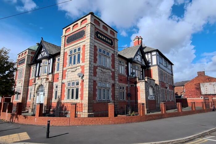 3 Bedroom Flat To Rent In Parkside, Lloyd St South, Manchester., M14