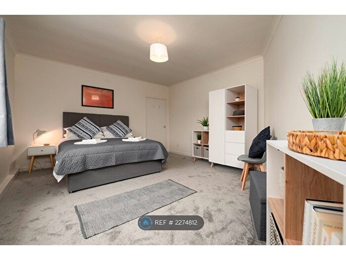 2 Bedroom Flat To Rent In Watling Street, Two Gates, Tamworth, B77