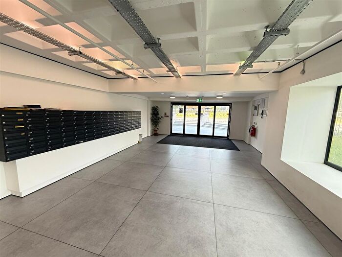 2 Bedroom Flat To Rent In Birmingham Road, West Bromwich, B70