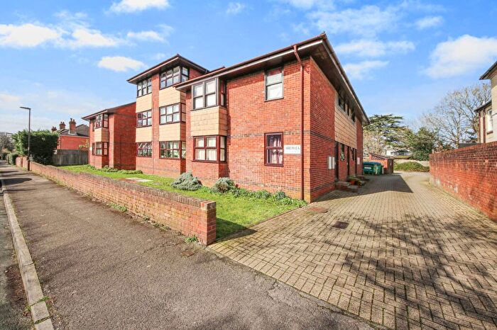 1 Bedroom Flat For Sale In Swift Road, Woolston, SO19