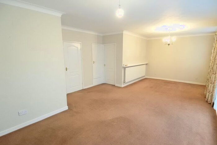 2 Bedroom Flat To Rent In Regents Courts, Stonegrove, Stanmore, HA8
