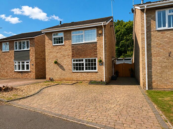 3 Bedroom Detached House For Sale In Ruskin Close, Rugby, CV22