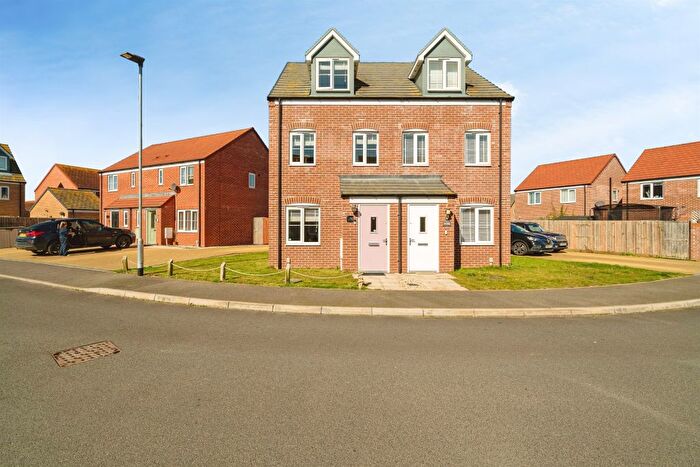 3 Bedroom Semi Detached House For Sale In Ellis Drive, Bradwell, Great Yarmouth, NR31