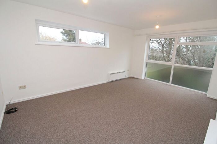 2 Bedroom Flat To Rent In Nicholas Court, Burnt Ash Hill, Lee, SE12