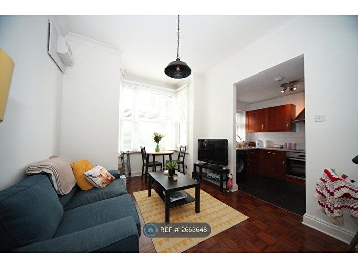 1 Bedroom Flat To Rent In Upper Lattimore Road, St. Albans, AL1