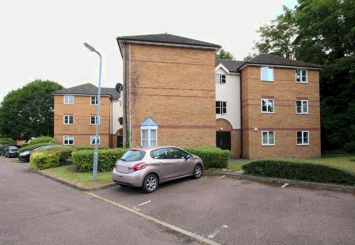 1 Bedroom Flat To Rent In Chagny Close, Letchworth Garden City, SG6