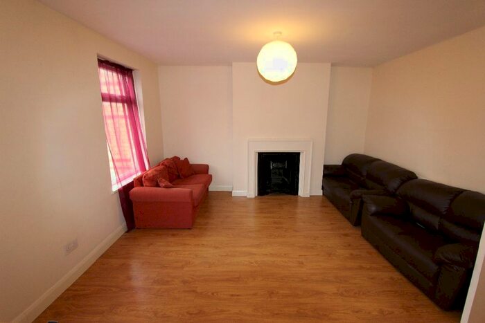 1 Bedroom Flat To Rent In Blackstock Road, London, N4