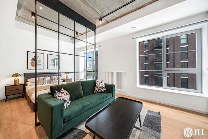 Studio To Rent In Douglass Tower, Good Luck Hope, E14