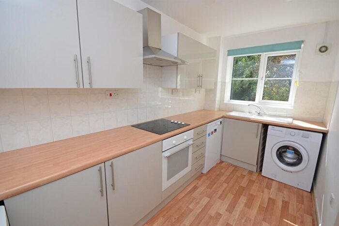 2 Bedroom Maisonette To Rent In Swanscombe Road, W11