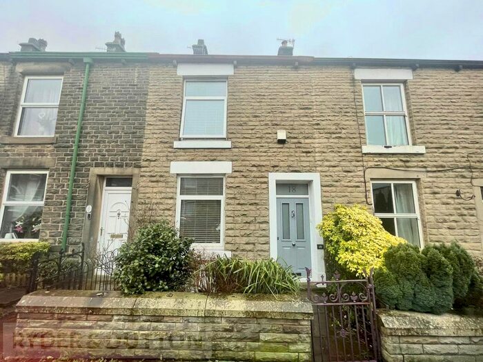 3 Bedroom Terraced House To Rent In Shrewsbury Street, Glossop, Derbyshire, SK13