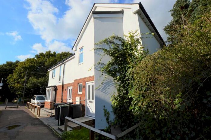 3 Bedroom Semi-Detached House To Rent In Bedroom Bathroom Semi-Detached House, Mabledon Road, Tonbridge, TN9