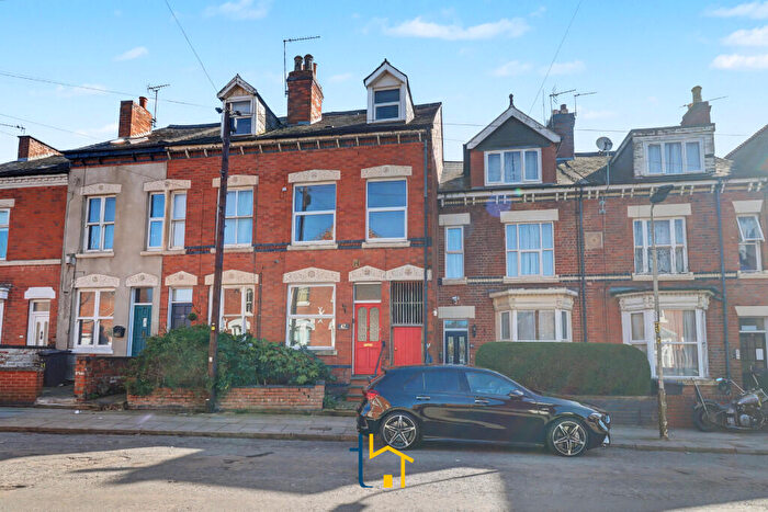4 Bedroom Terraced House For Sale In Lansdowne Road, Leicester, LE2