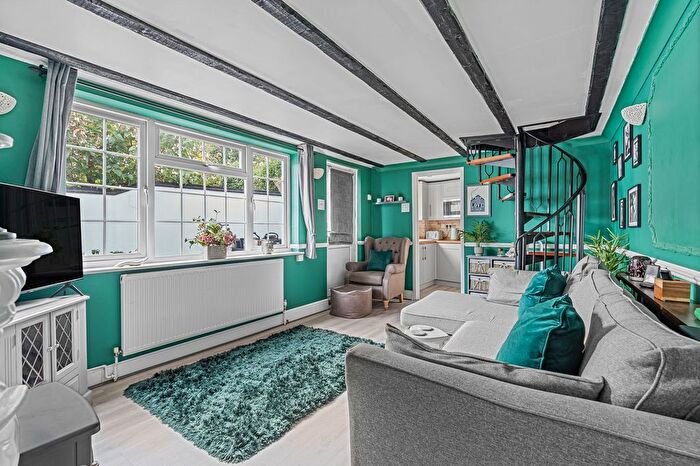 2 Bedroom Detached House For Sale In High Street, Stanwell, Staines-Upon-Thames, TW19